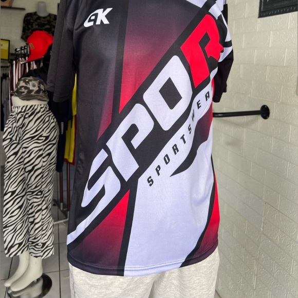 T-Shirt - Picture 3 of 12